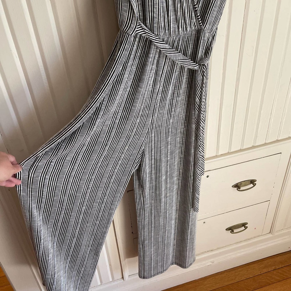 Striped Jumpsuit Size 8-10? - Picture 4 of 5